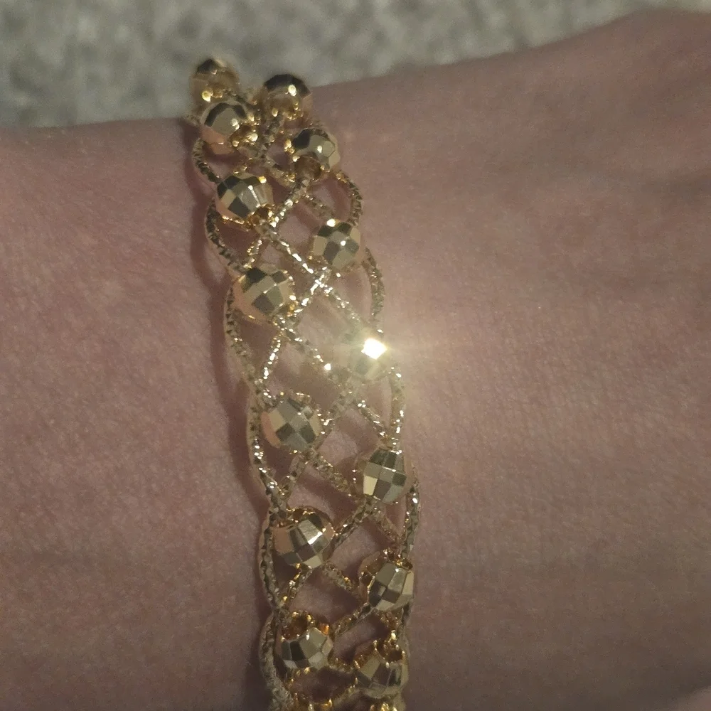 22kgp Elegant Gold-Tone Bracelet